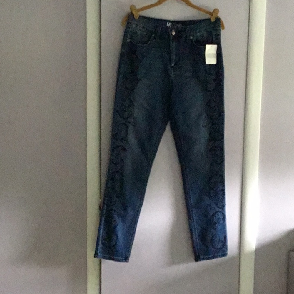 NWT DG2 JEANS BY DIANE GILMAN EMBROIDERED SIDES-8